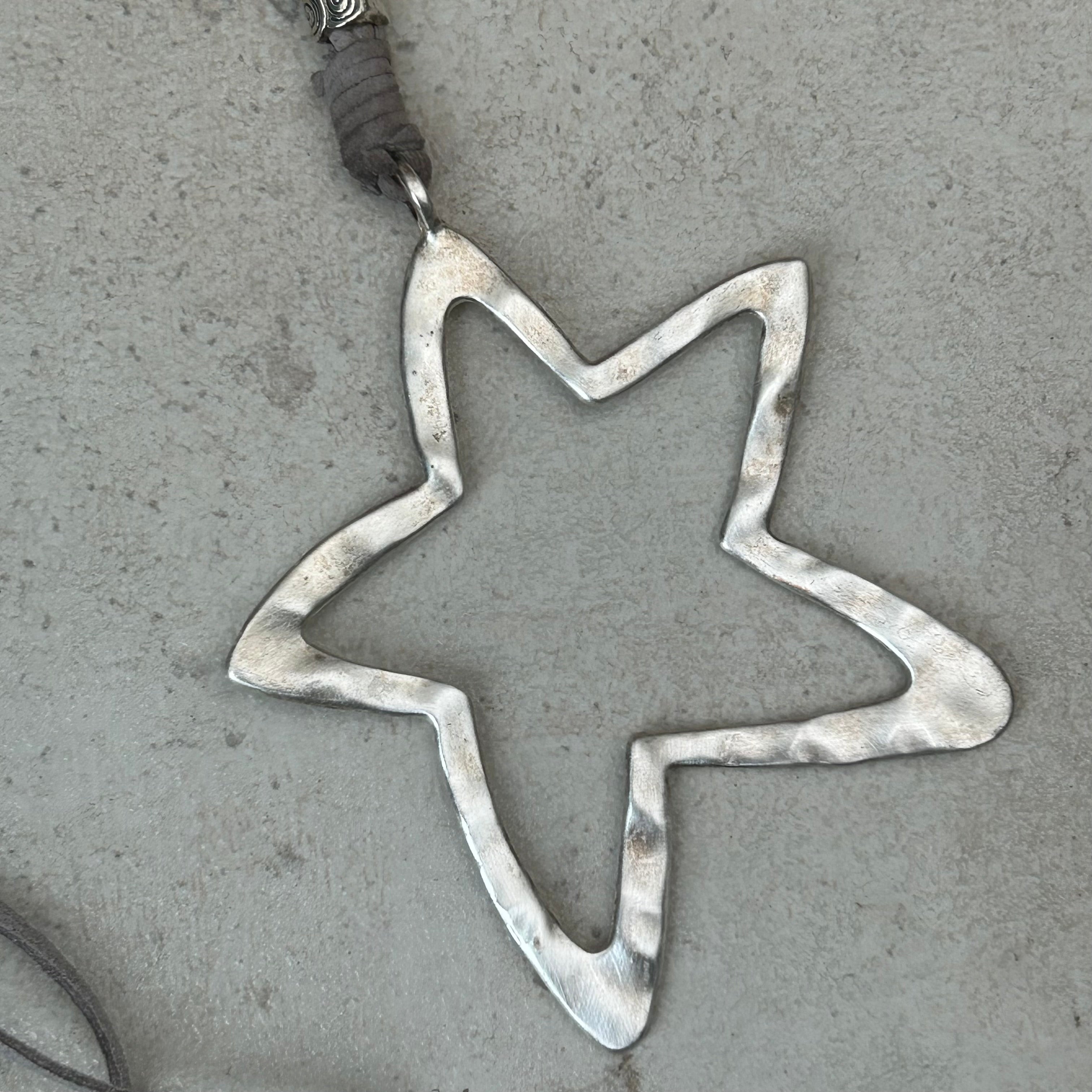 Big star vintage corded necklace