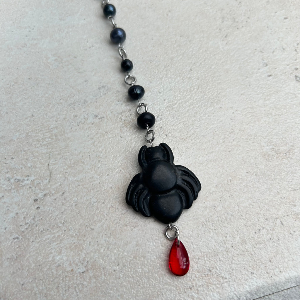 "Taron" spider necklace