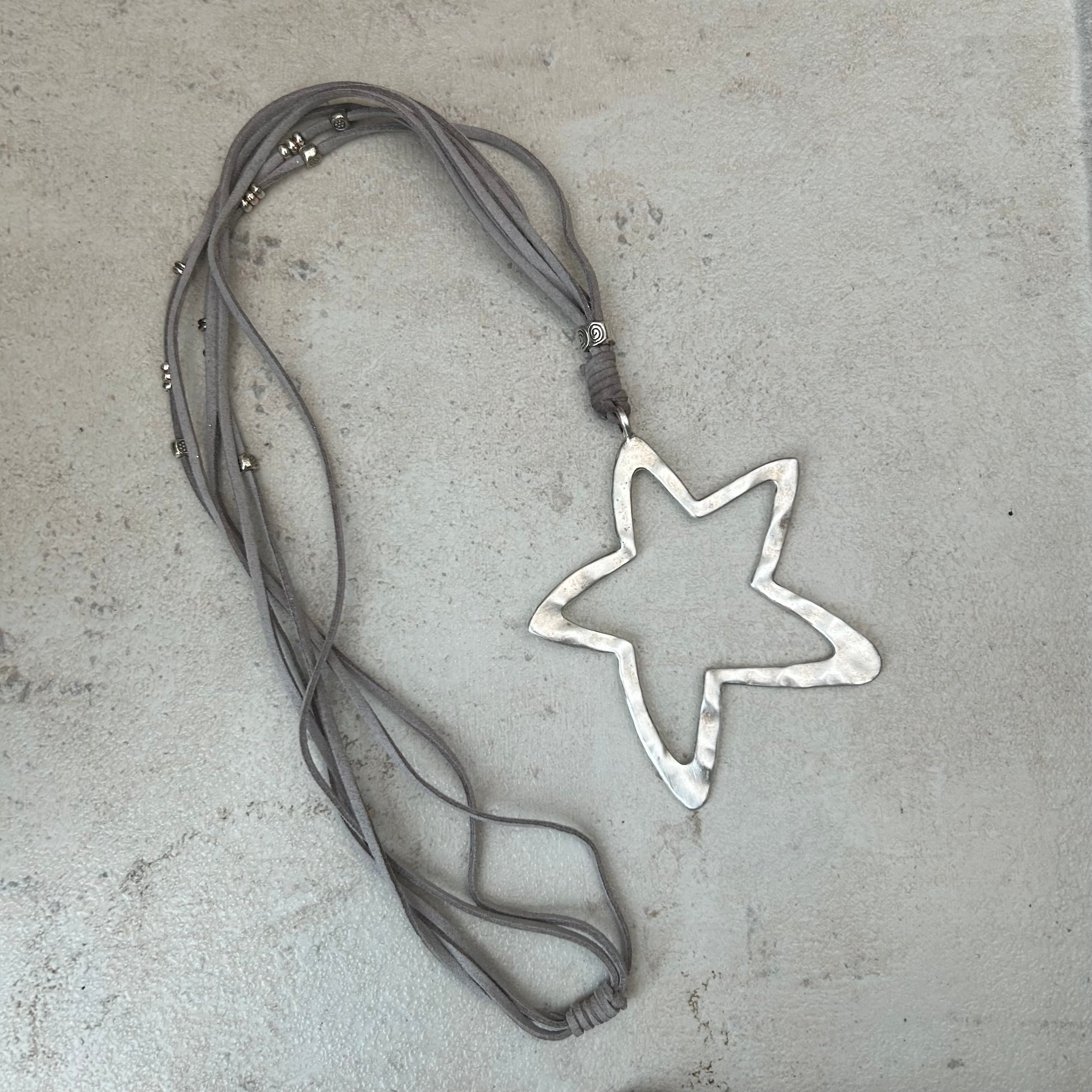 Big star vintage corded necklace