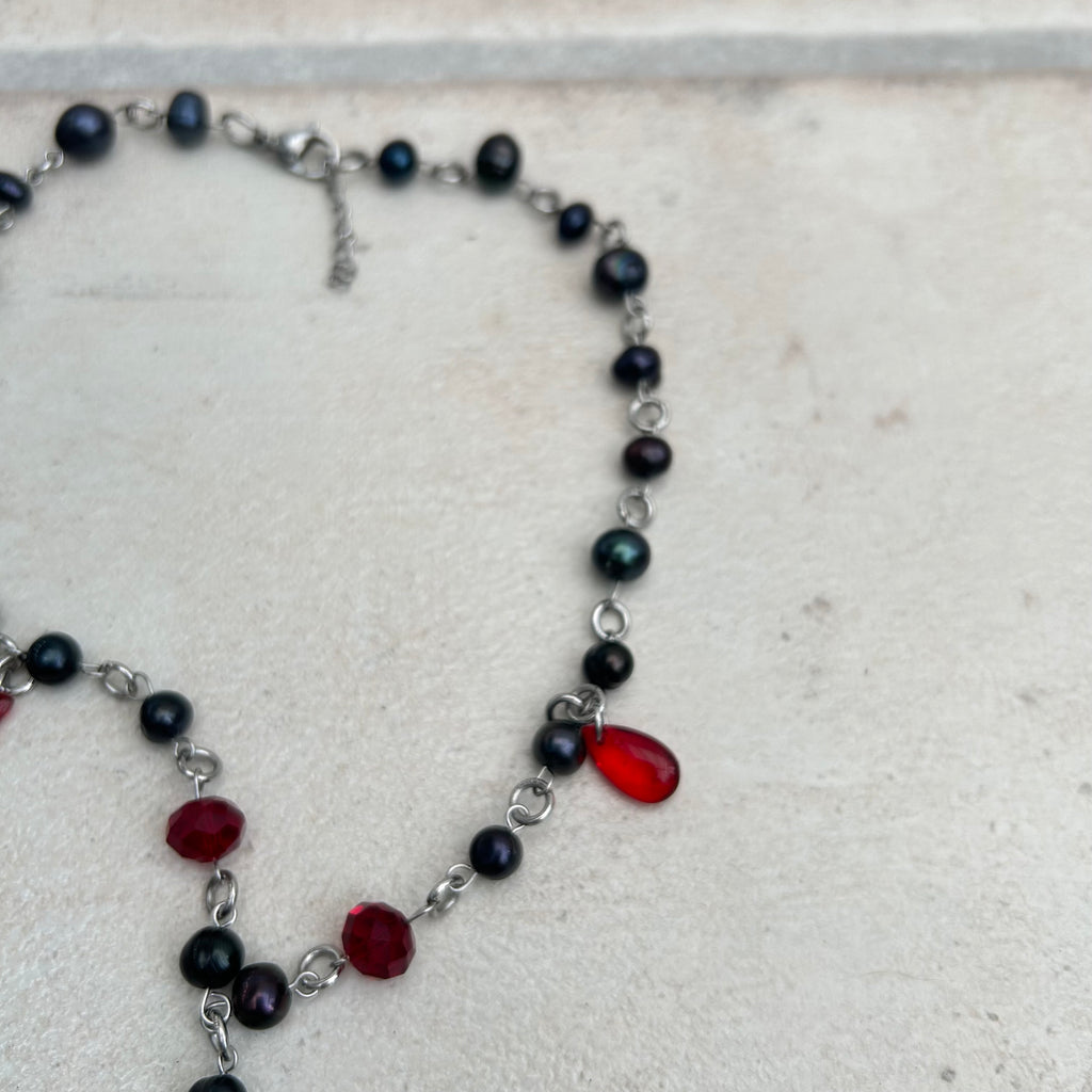 "Taron" spider necklace