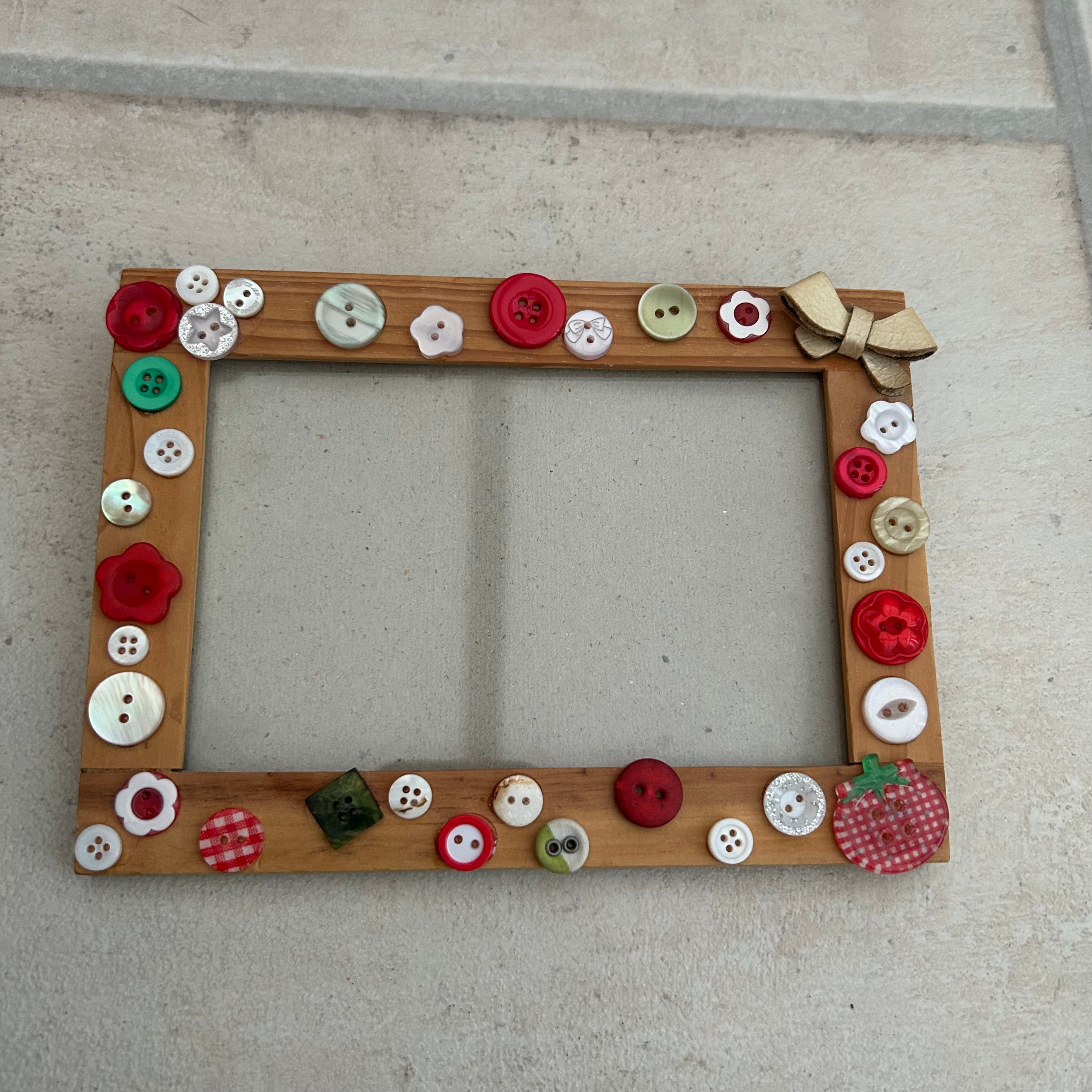 tomato and bow vintage upacyled frame