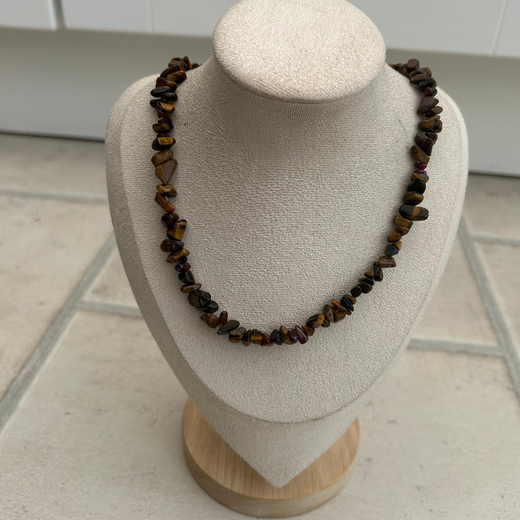 Tigers eye and garnet crystal chip necklace and bracelet set