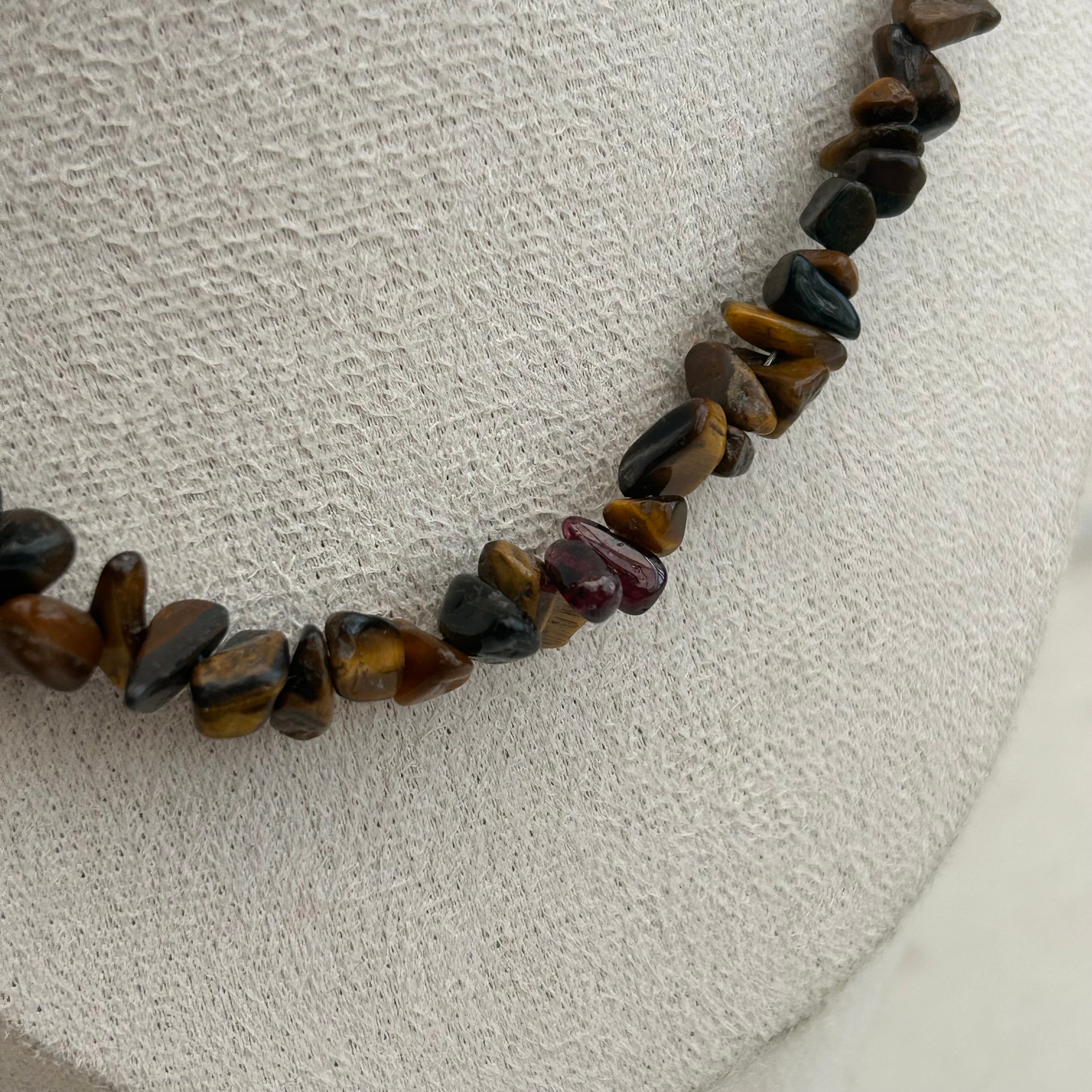 Tigers eye and garnet crystal chip necklace and bracelet set