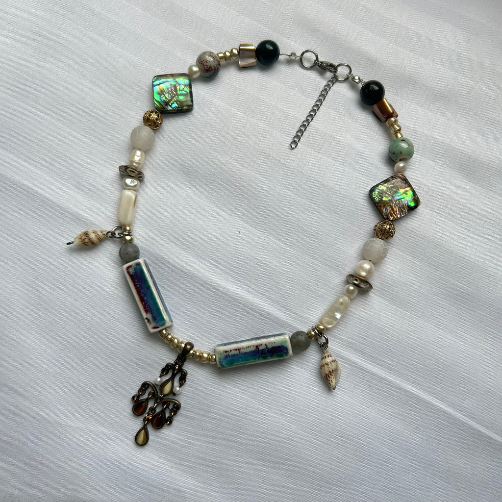 "Ivory" glass and abalone beaded pendant necklace