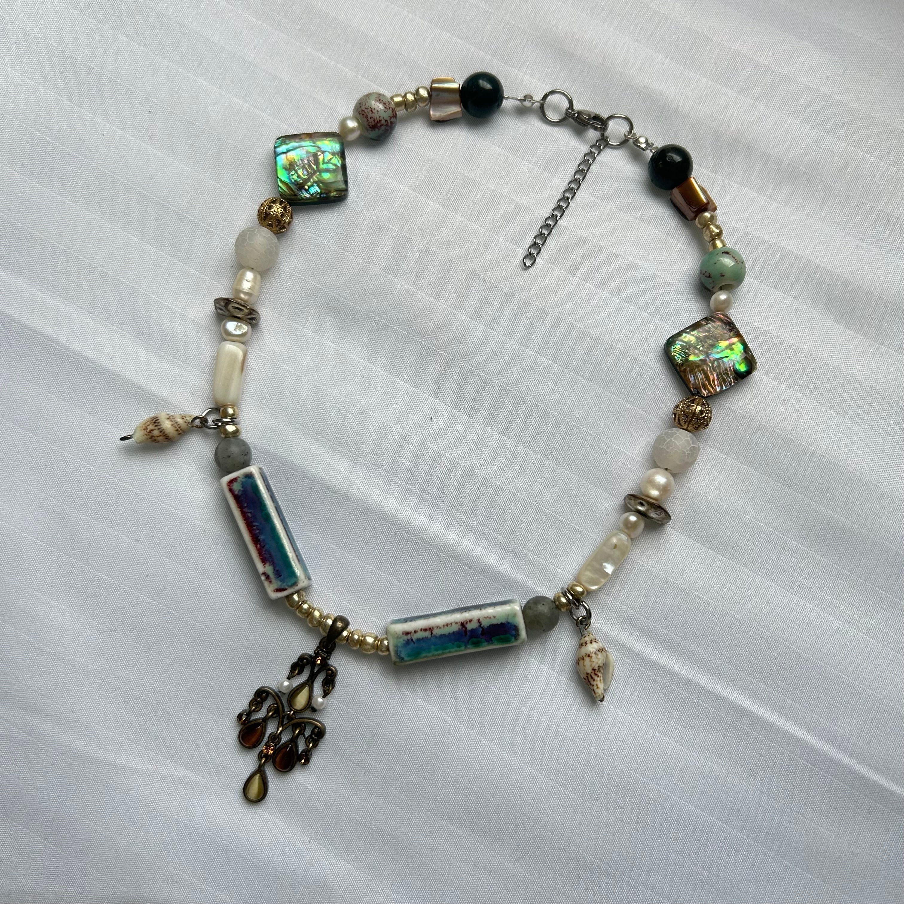 "Ivory" glass and abalone beaded pendant necklace
