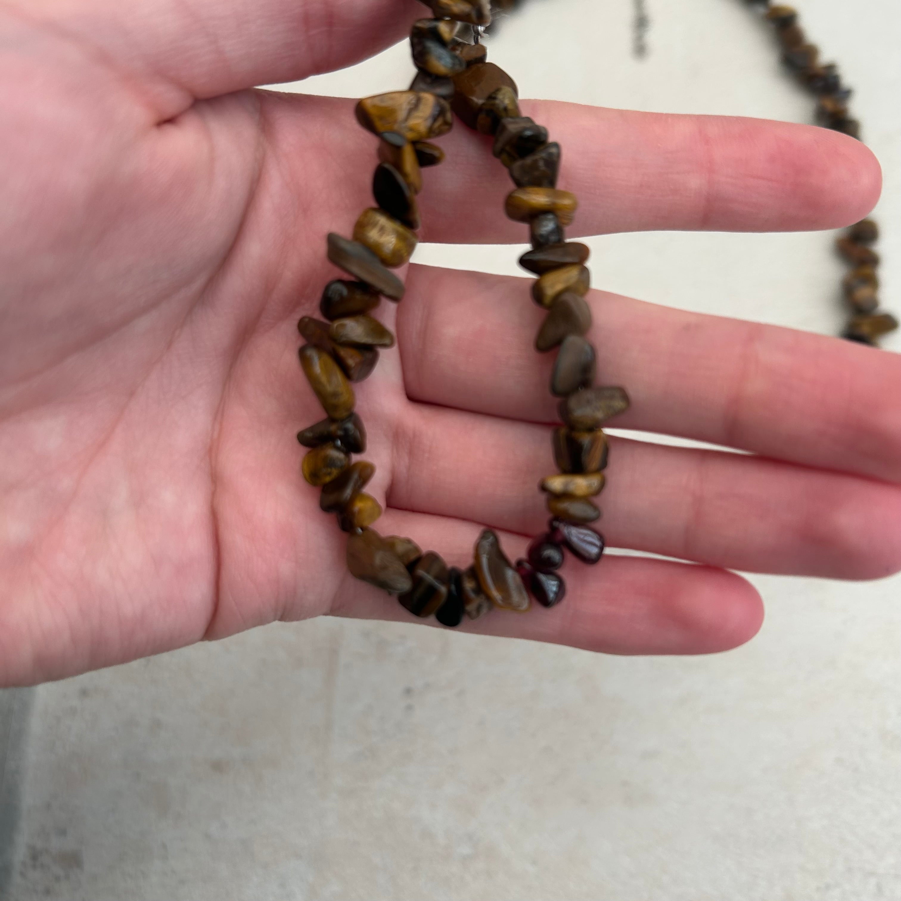 Tigers eye and garnet crystal chip necklace and bracelet set
