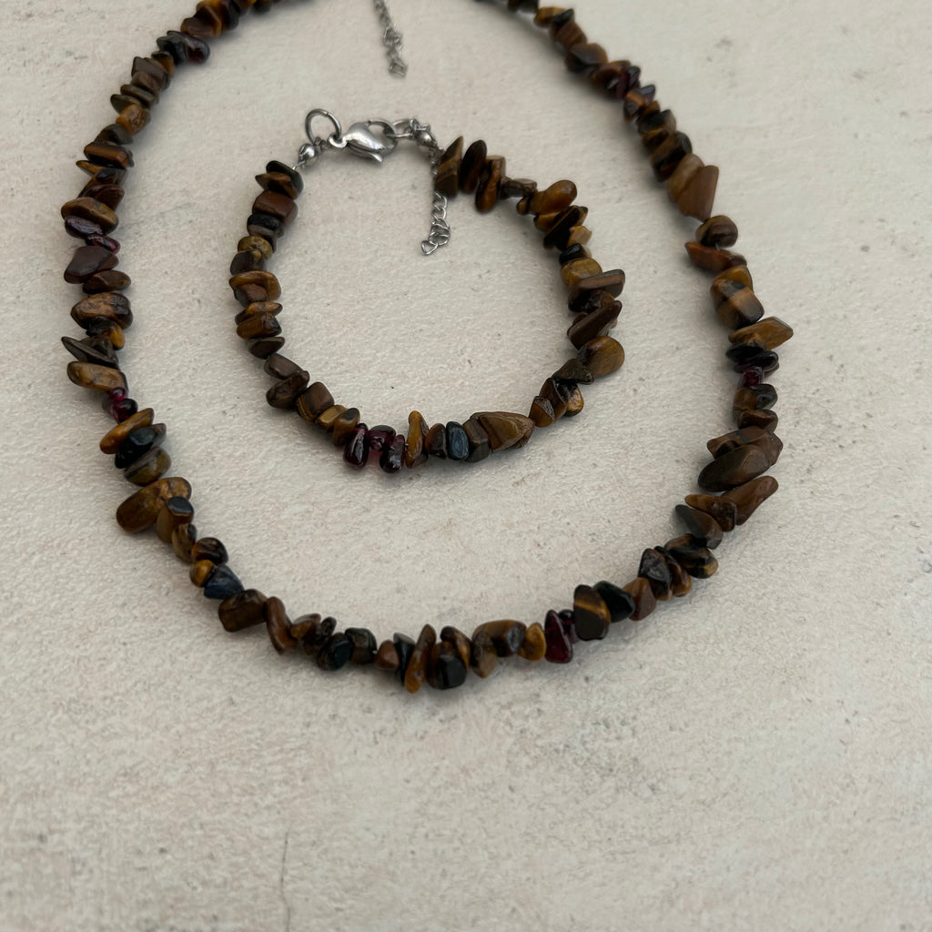 Tigers eye and garnet crystal chip necklace and bracelet set