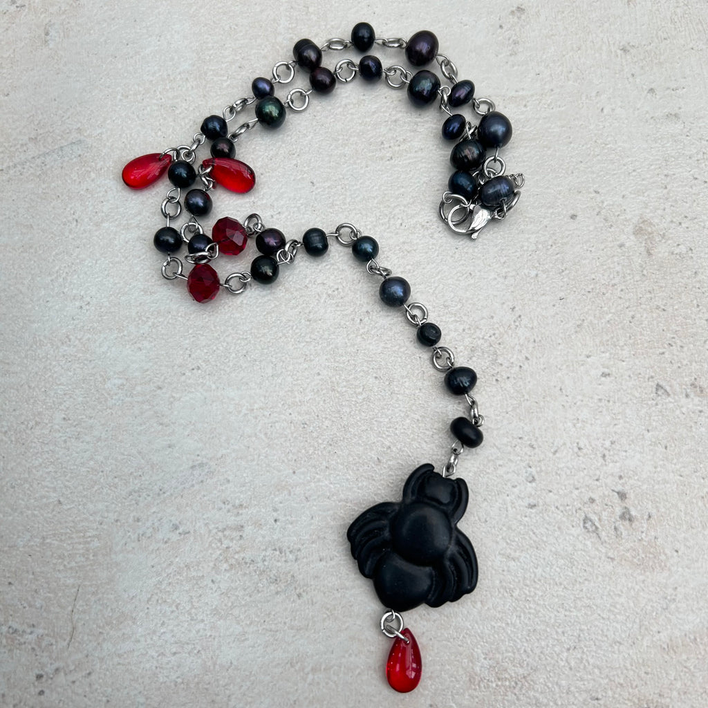 "Taron" spider necklace