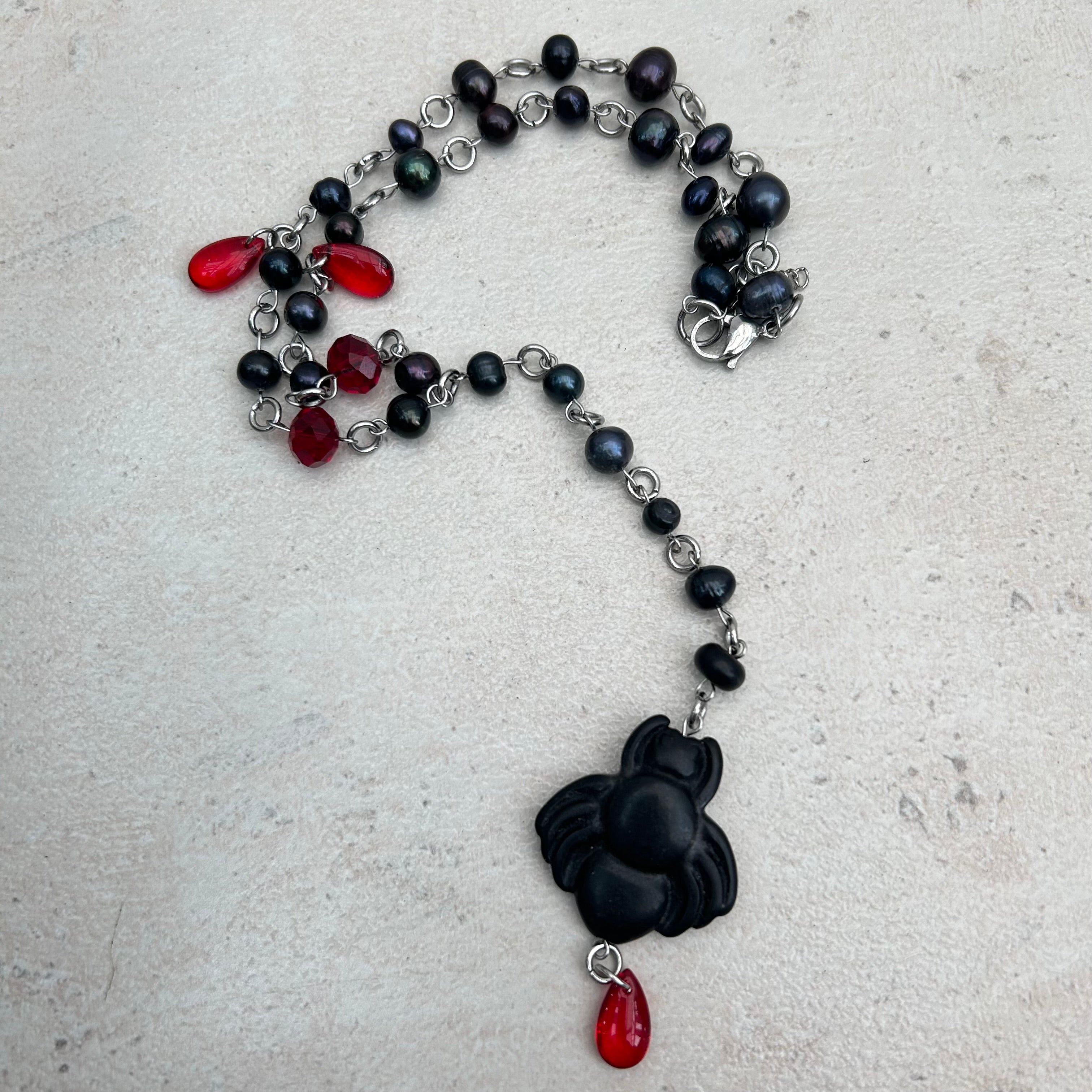 "Taron" spider necklace