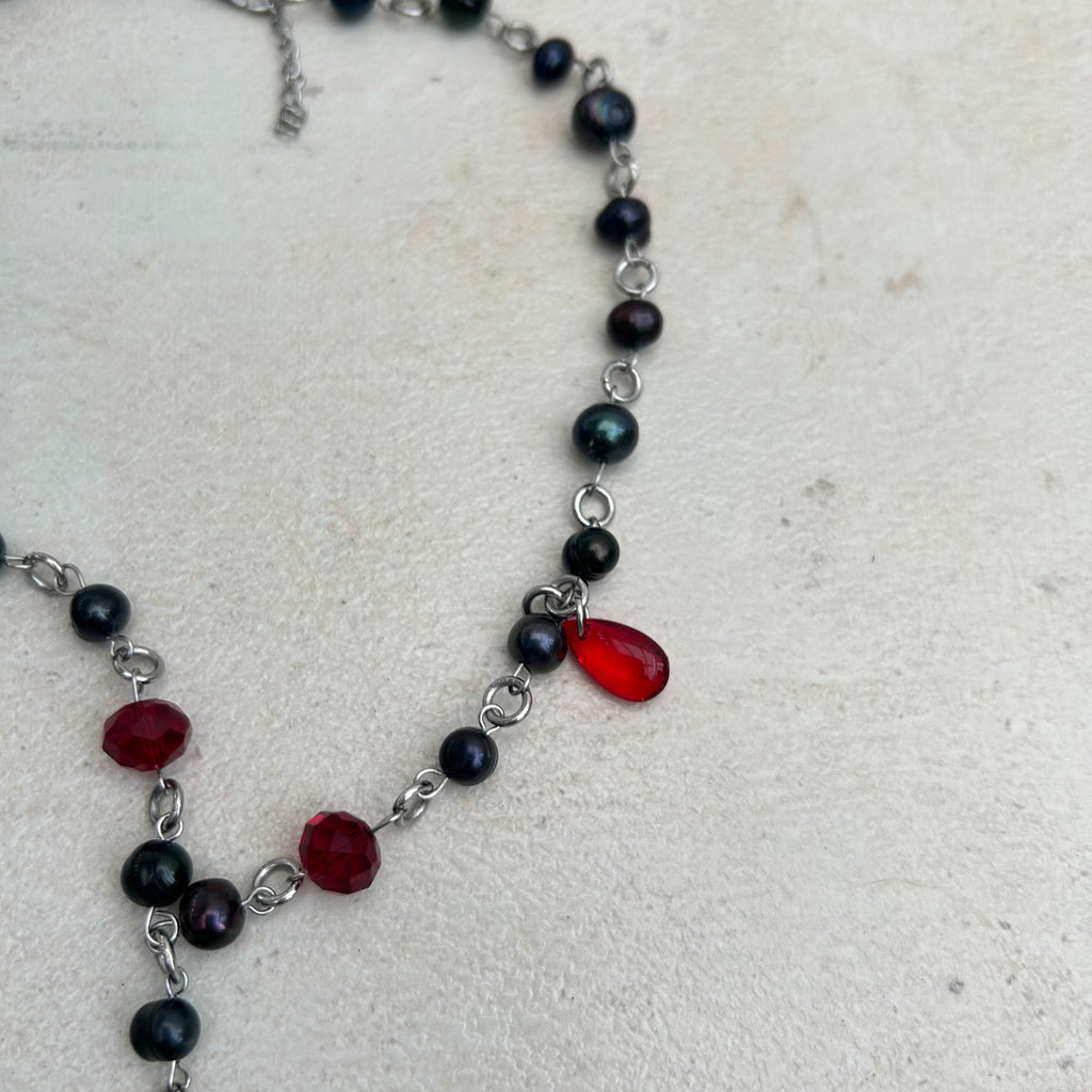 "Taron" spider necklace