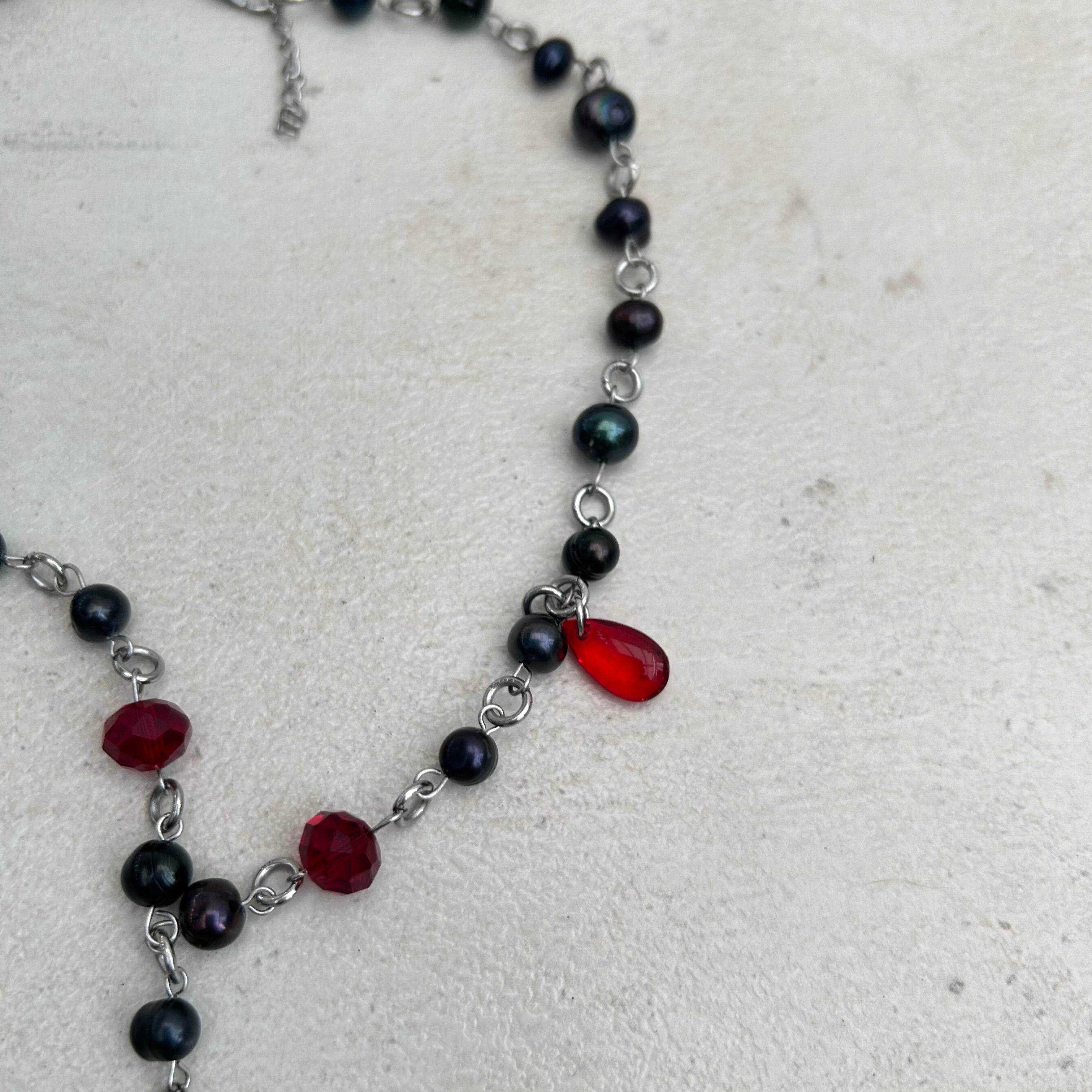 "Taron" spider necklace