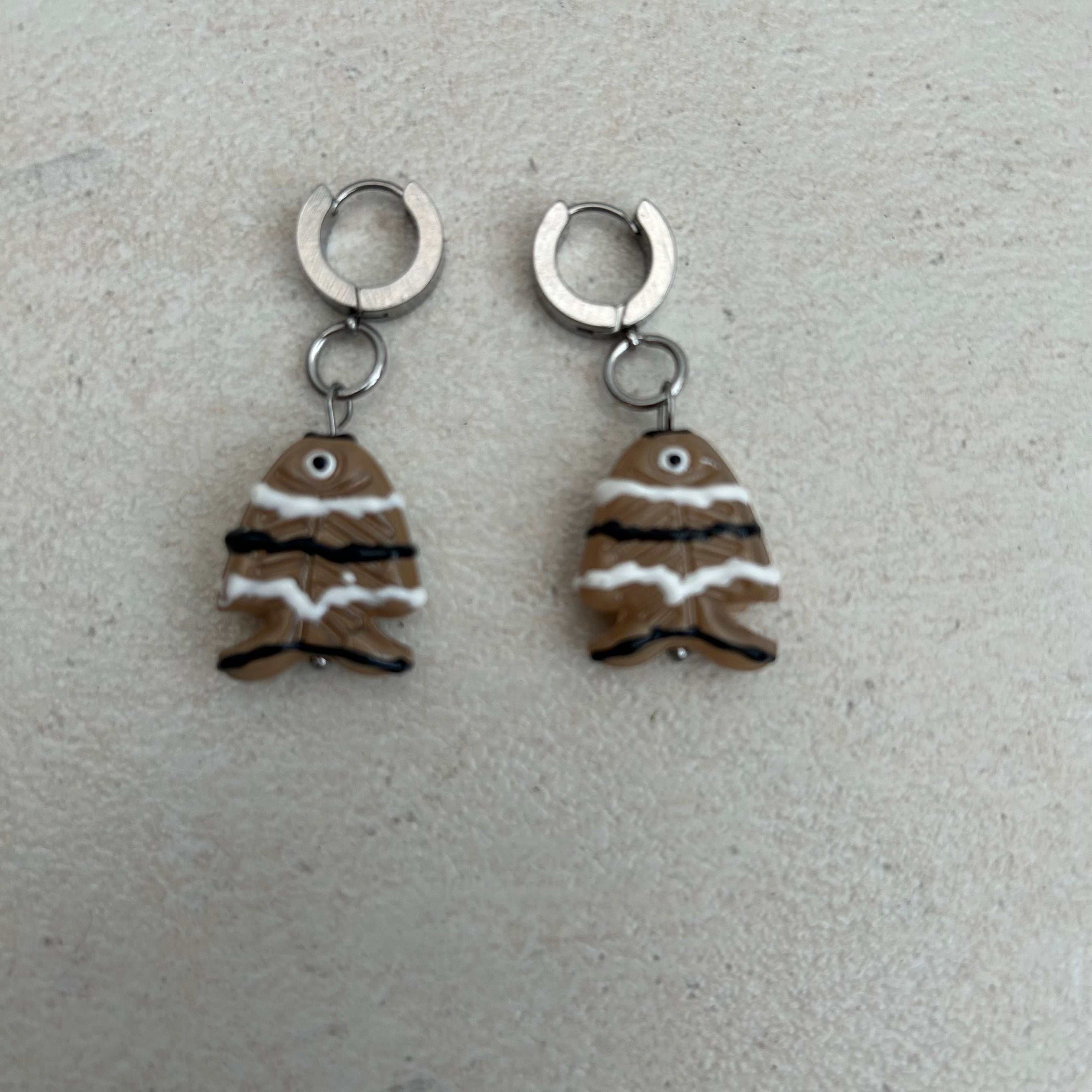 Brown fish squiggle earrings