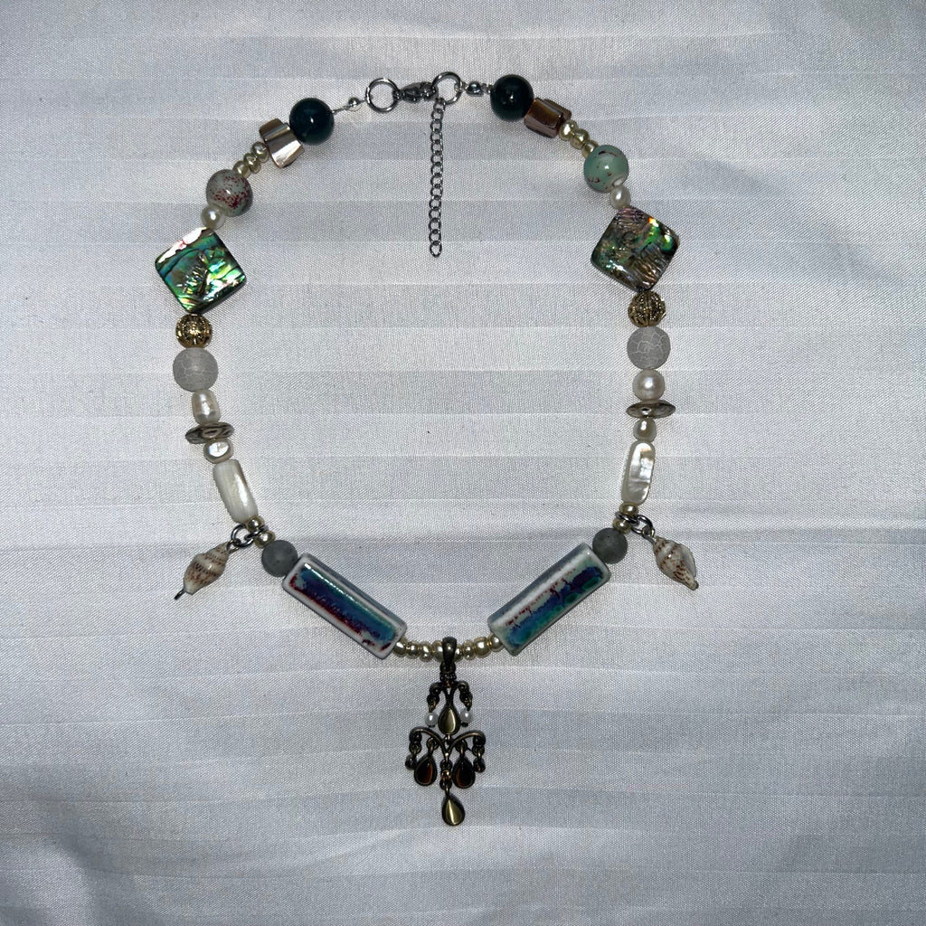 "Ivory" glass and abalone beaded pendant necklace