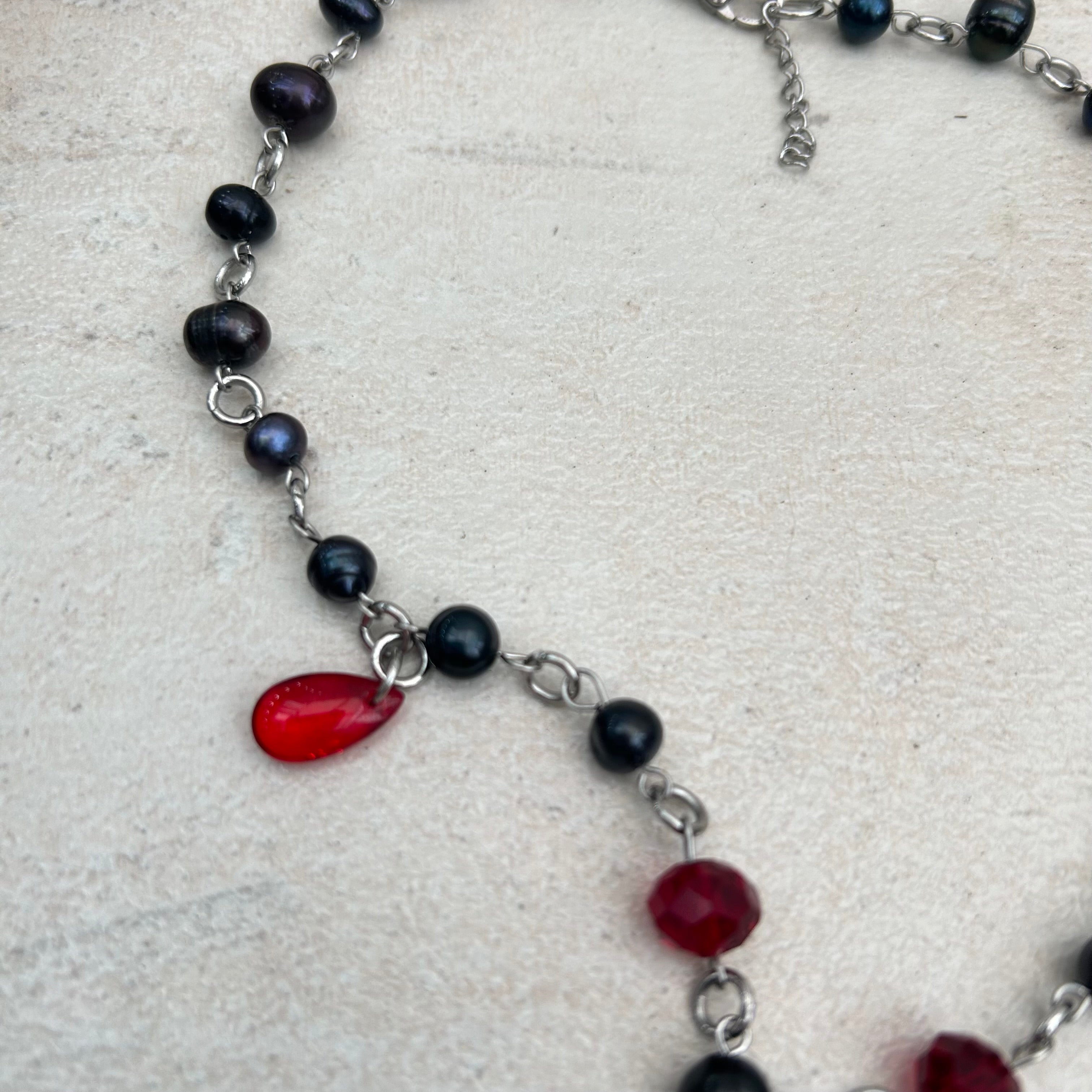 "Taron" spider necklace