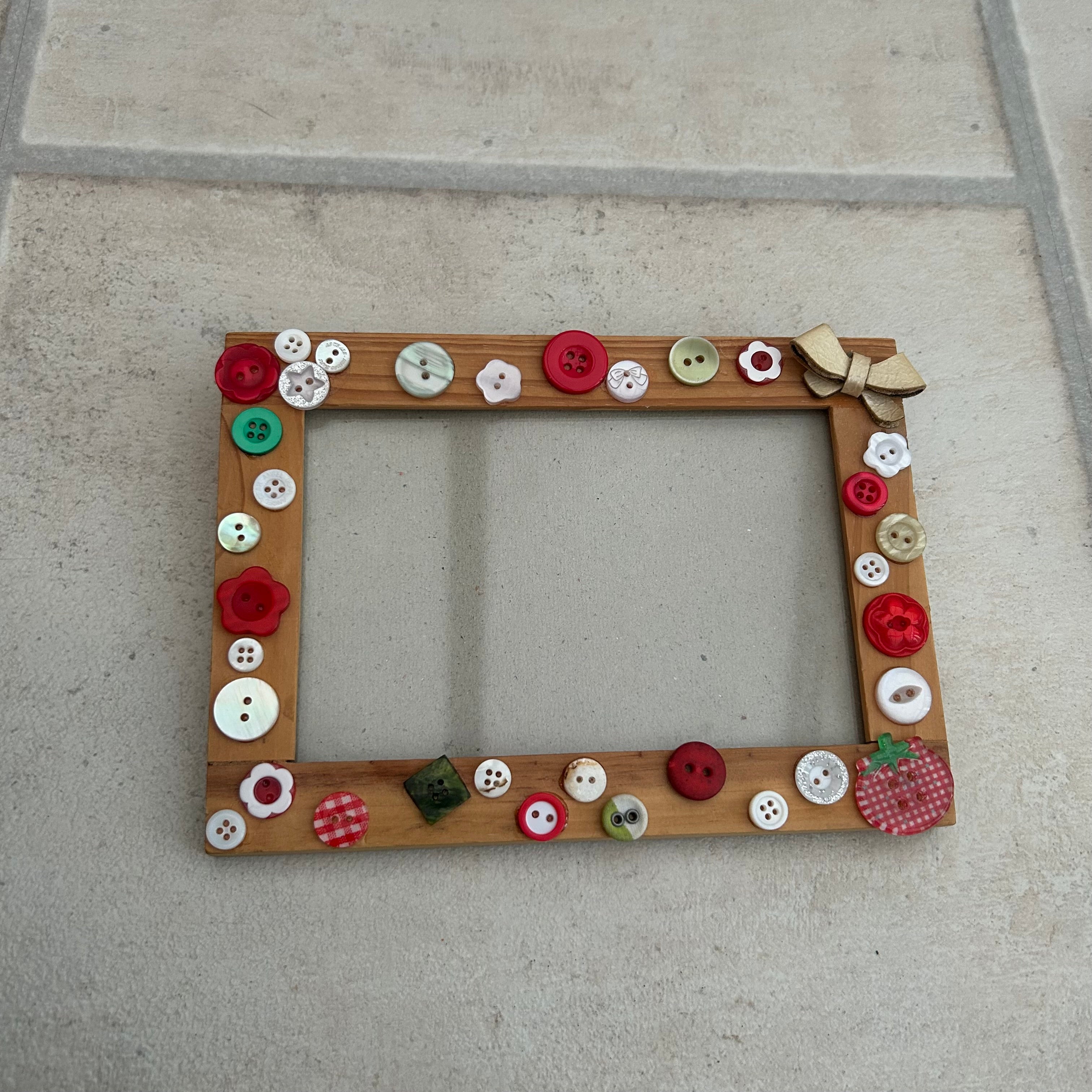 tomato and bow vintage upacyled frame