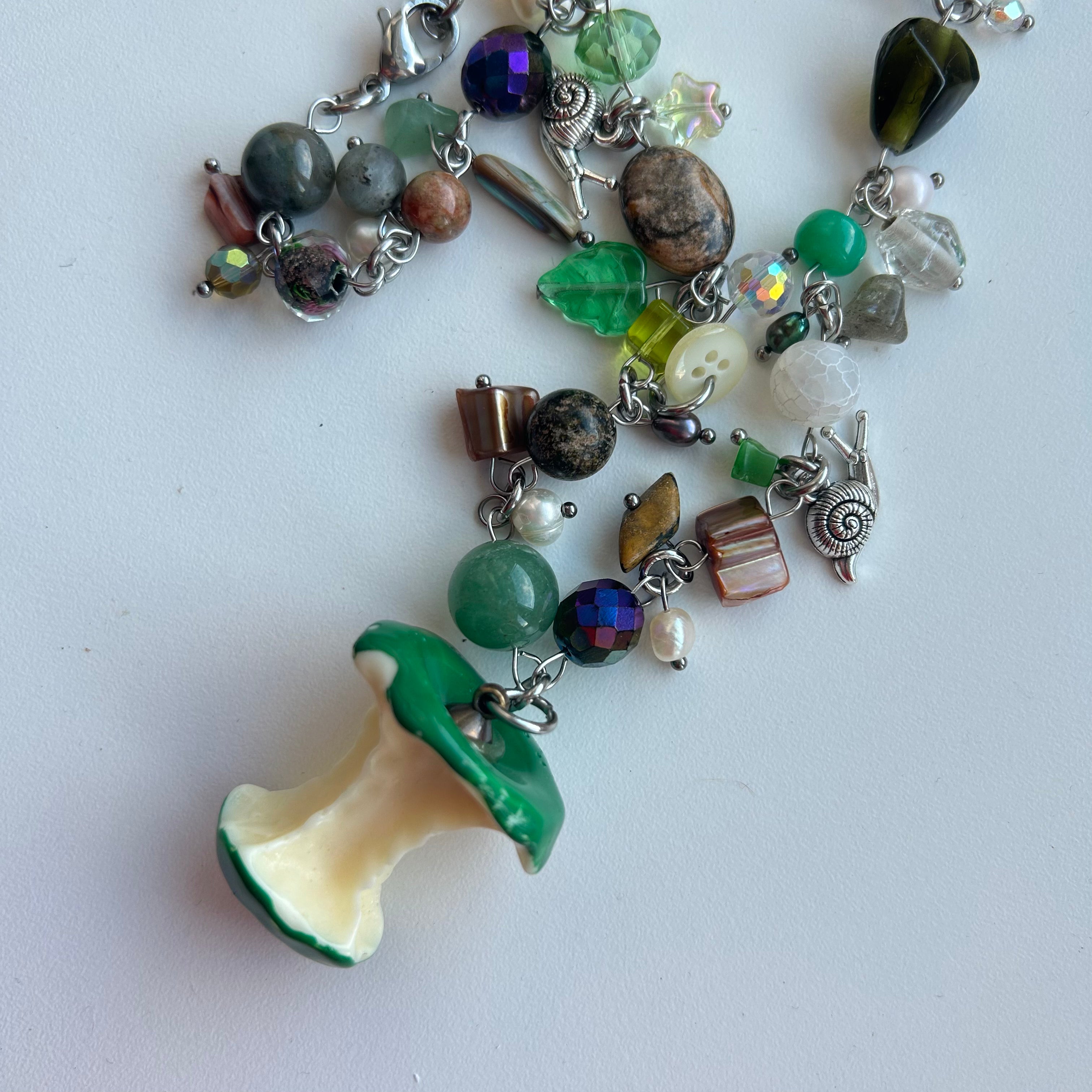 Snail core 🐌 cluster clutter necklace