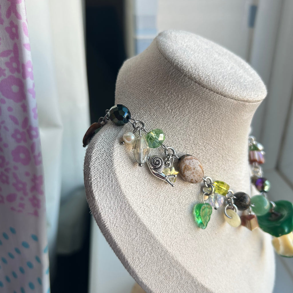 Snail core 🐌 cluster clutter necklace