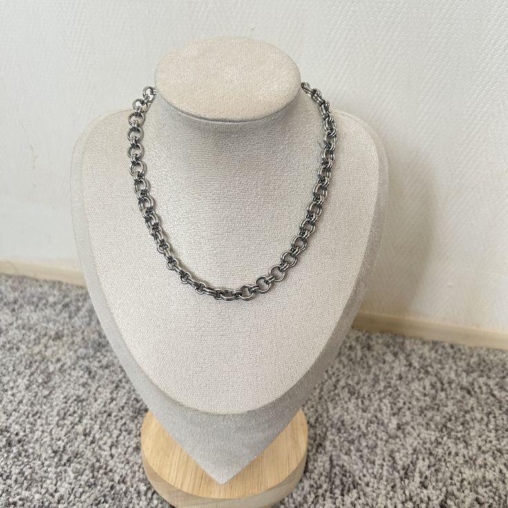 'Toni' stainless steel chainmail simplistic choker necklace